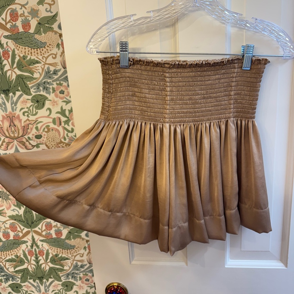 KOCH Elegant Tan Women's Skirt/Skort Size Small - Picture 2 of 5